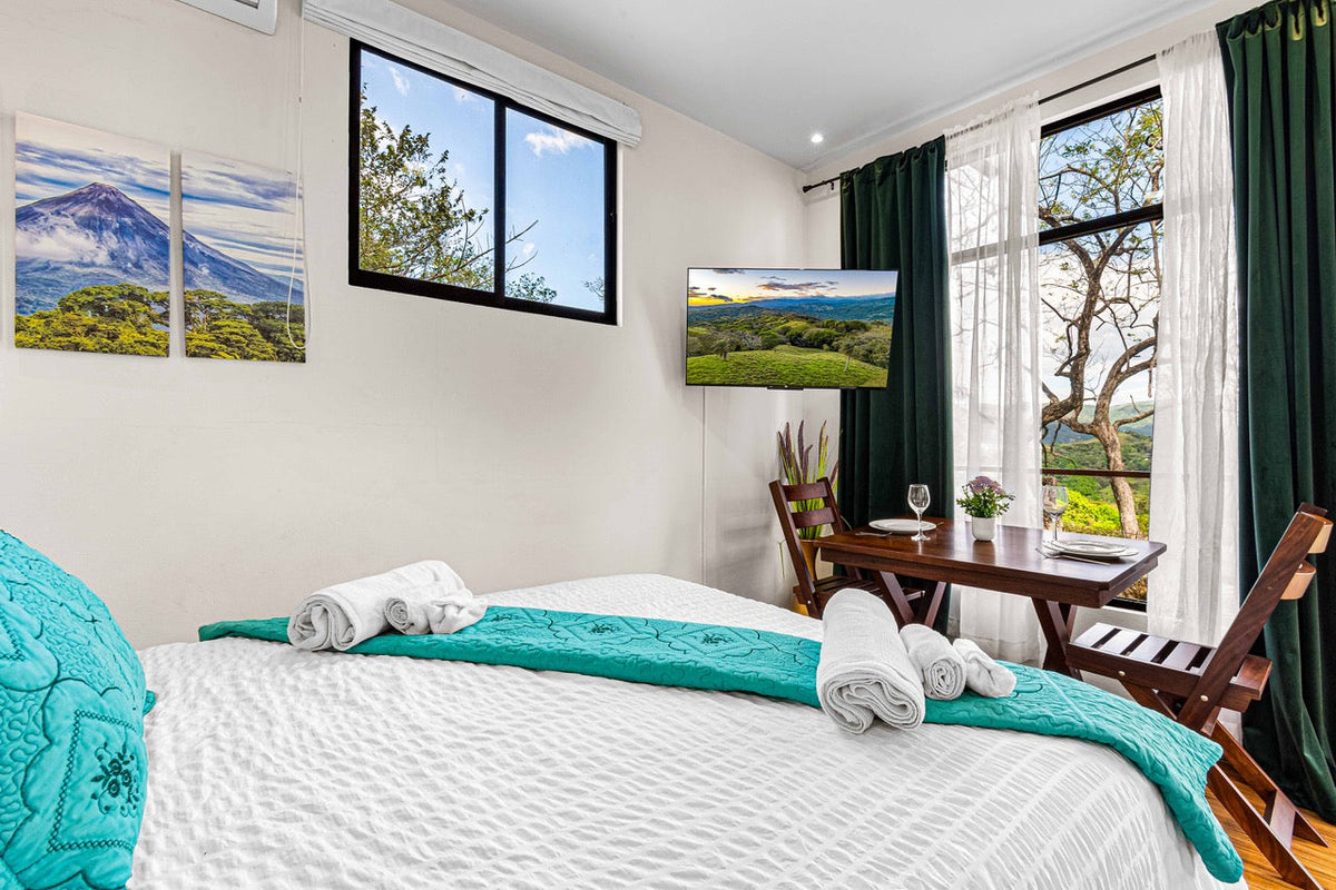 Room Deposit: The Tiny House (December 15-21)